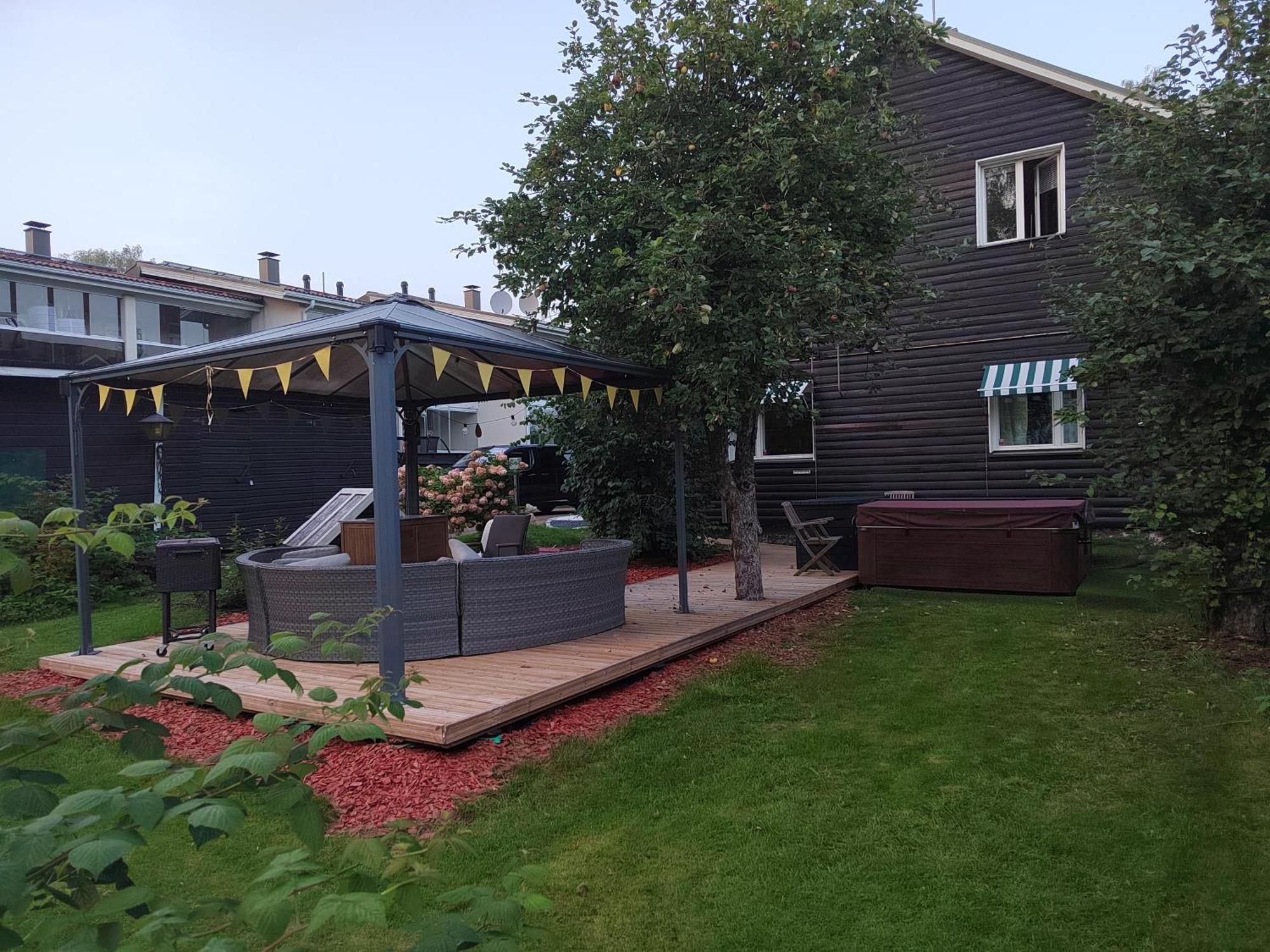 Relax & Recharge - A Unique Suite With A Touch Of Luxury - Hot Tub And Sauna Inspired Decor #Not A Real Sauna# Easy City Access - Direct Train 15 Min To City Ελσίνκι Εξωτερικό φωτογραφία