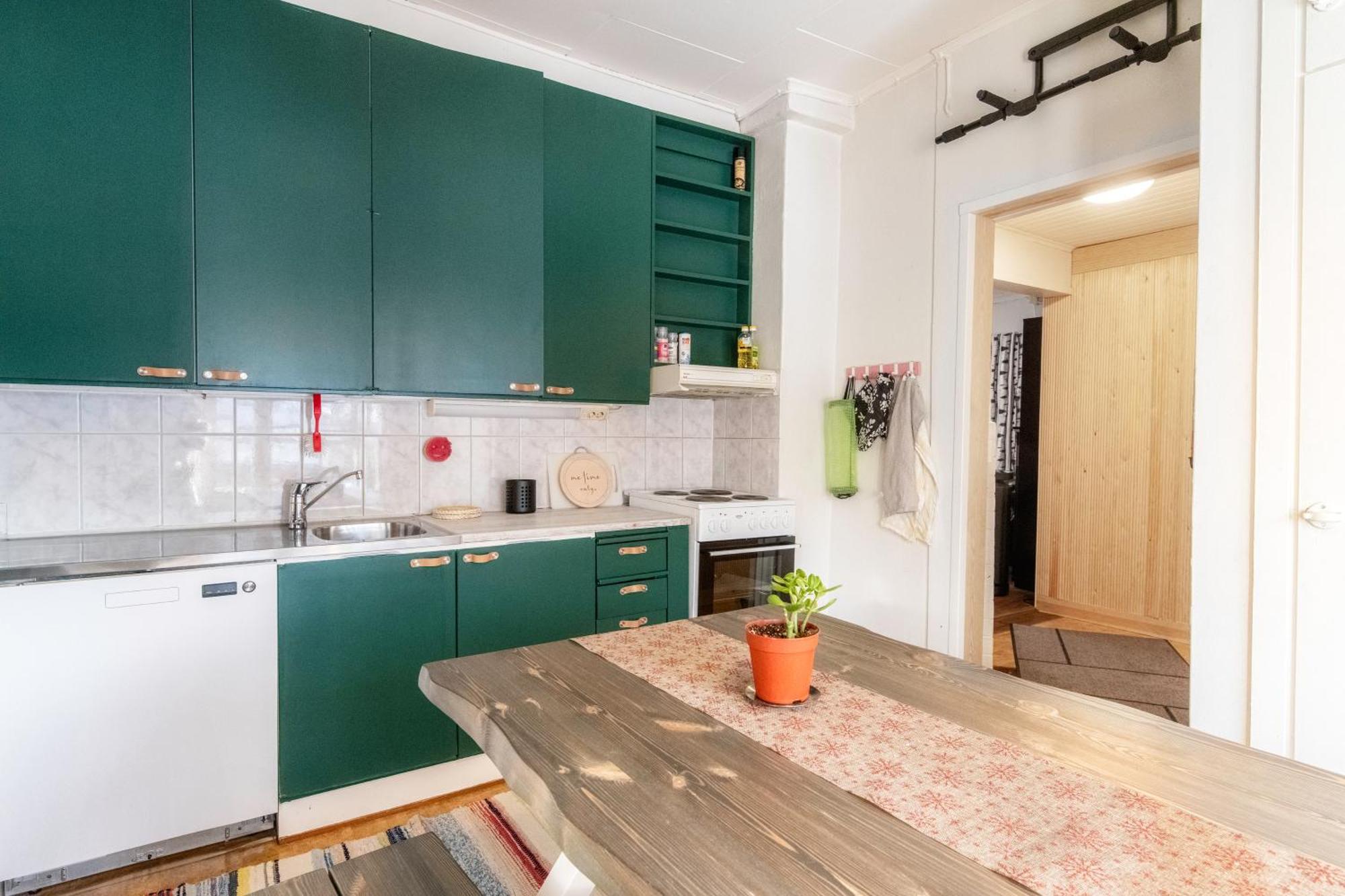 Relax & Recharge - A Unique Suite With A Touch Of Luxury - Hot Tub And Sauna Inspired Decor #Not A Real Sauna# Easy City Access - Direct Train 15 Min To City Ελσίνκι Εξωτερικό φωτογραφία