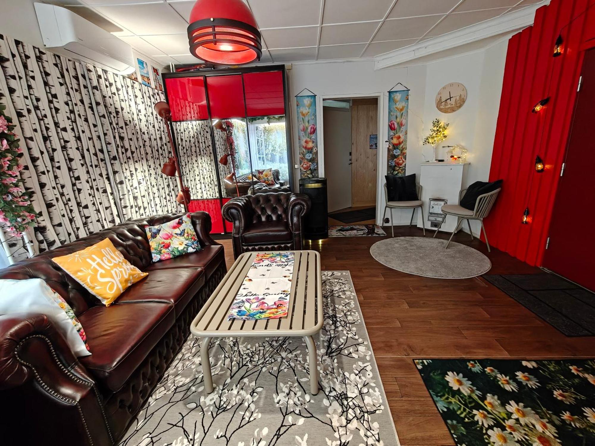 Relax & Recharge - A Unique Suite With A Touch Of Luxury - Hot Tub And Sauna Inspired Decor #Not A Real Sauna# Easy City Access - Direct Train 15 Min To City Ελσίνκι Εξωτερικό φωτογραφία